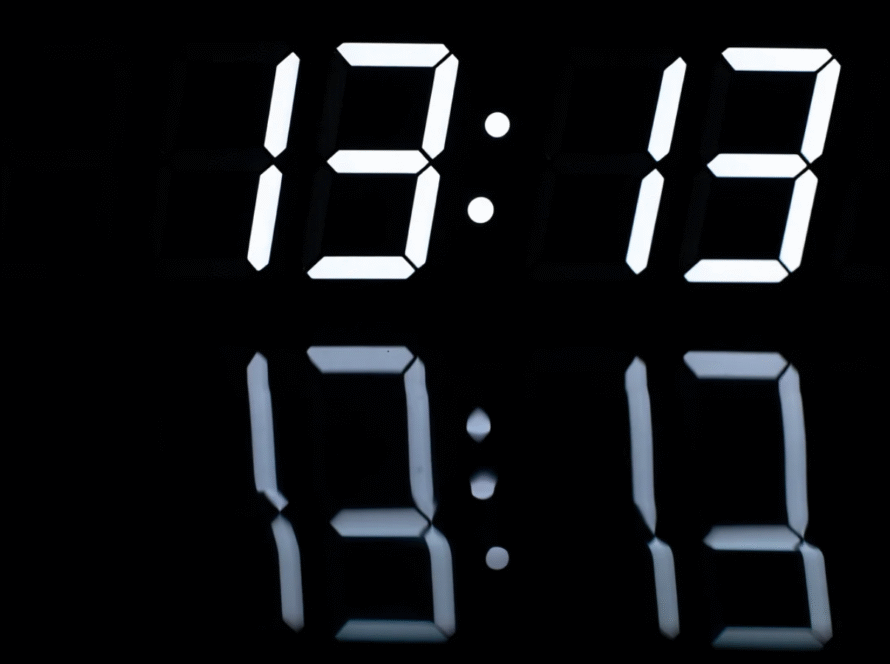 13h13   Signification de l’heure miroir, message spirituel et interprétation en numérologie